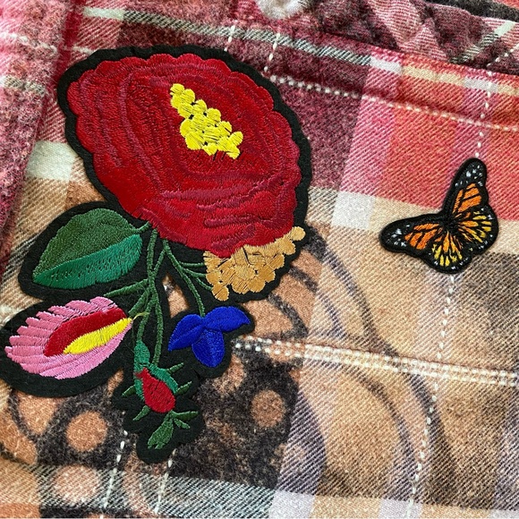 Reworked Stencil Bleached Plaid Flannel Button Down Shirt Womens Size Medium - Picture 8 of 16